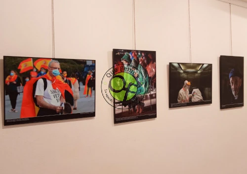Exposiciones en Tineo: Miraes y Vistiendo la Tradición