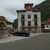 Visita del consejero Alejandro Calvo a Somiedo