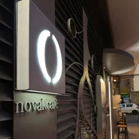 Horario de verano del Novak Café de Navia