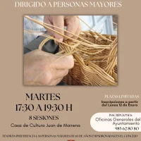 Taller de cestería para personas mayores en Tapia de Casariego