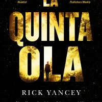 El Club de Lectura Juvenil de Navia se reúne en torno al libro 