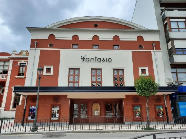 Teatro en el Fantasio de Navia