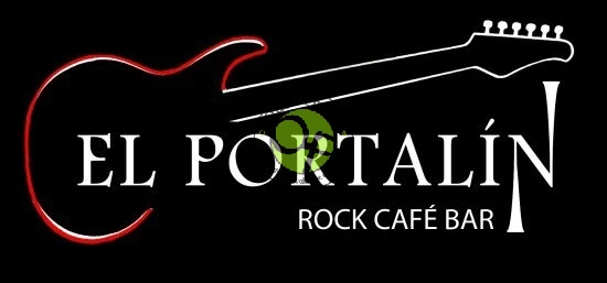 Fiesta en El Portalín Rock Bar de Navia